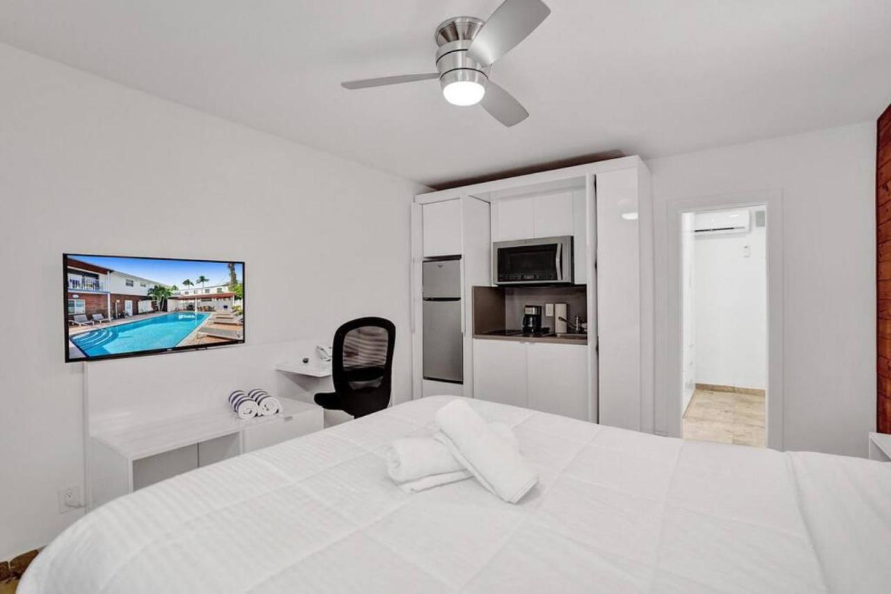 Waves Beach Town Cozy Studio Apartment Pompano Beach Bagian luar foto