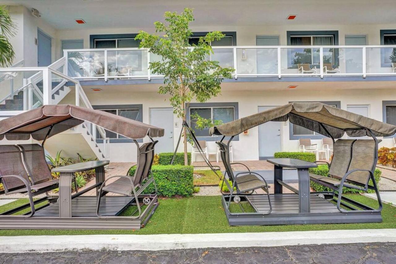 Waves Beach Town Cozy Studio Apartment Pompano Beach Bagian luar foto